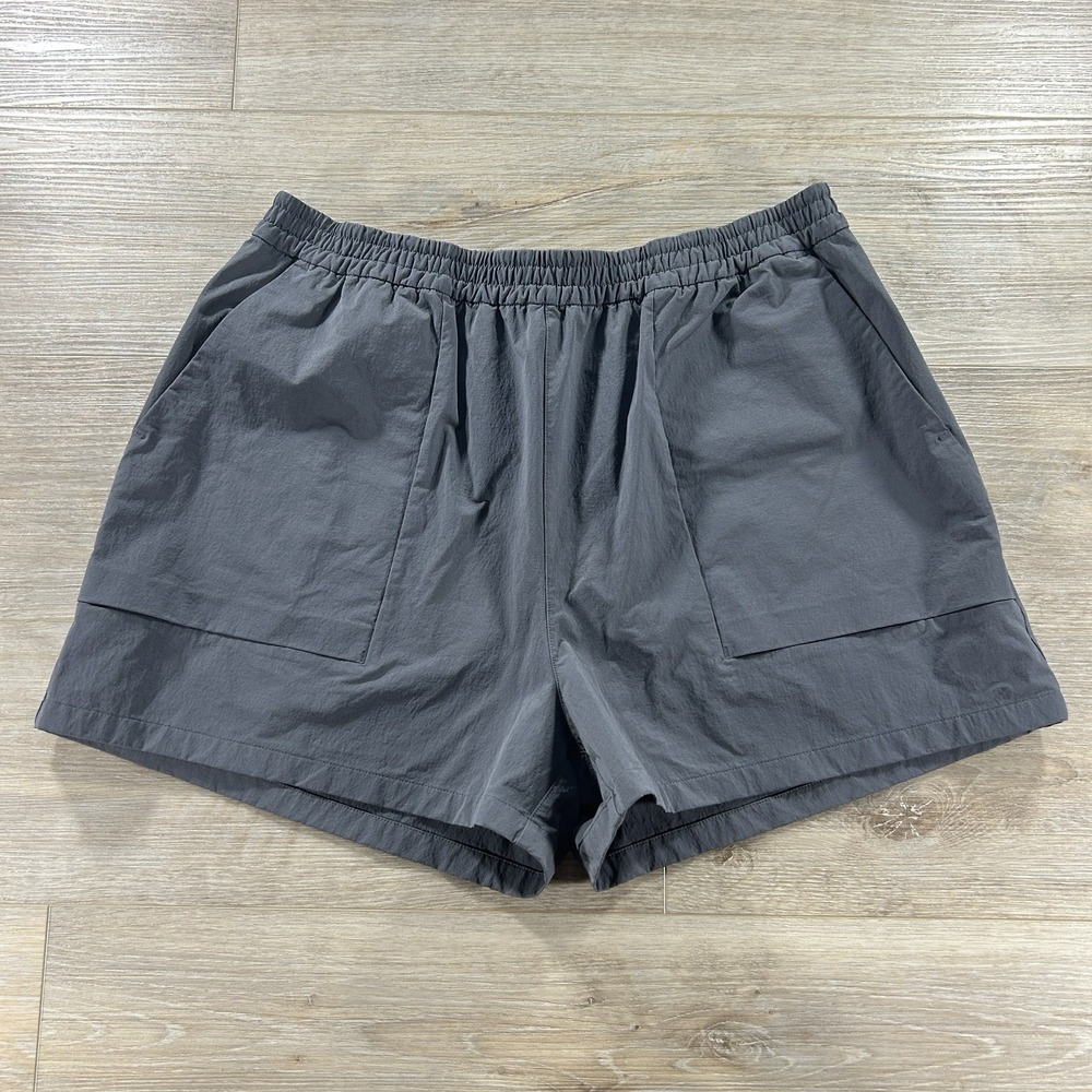 Lululemon LAB Size 12 Relaxed-Fit‎ Super High Rise 3" Short Anchor Unlined